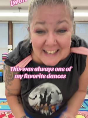 #teachersoftiktok #classic #MomsofTikTok #fundance #teacherswhodance #mkto #momswhodance #fyp          DC @Icy 