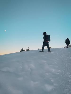 Goodbye TikTok, was fun sharing my adventures here. If you guys want to follow my adventures, make sure you check my instagram. #goodvibes #goodbye #seeyou #nosvemos #hastalavista #tiktokviral #mtbaker #artistpoint #sunrise #vibes #thankyou 