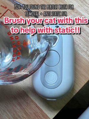 This brush has been a game changer! Not only does it pick up the shed fur, since it’s anti static I don’t get shocked while doing it! #catbrush #antistaticbrush #brushcathair #catgrooming #catcaretips #catmaintenance #domesticshorthair #3in1catbrush #tiktokshopjumpstart #tiktokshoplastchance #tiktokshoploveatfirstfind #newyearnewaura #tiktokshopcreatorpicks #petterm @Petterm 