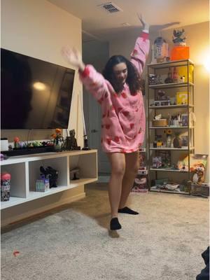 Dancing the tiktok ban away.  . . . #susanamarchan #bootcampuntalfredo #tiktokban 