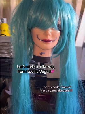 thank you @Koollia_Official for sending me this gorgeous wig!! @koollia_wig @koollia_basicwig #koolliacosplaywig #koolliawig #miku #mikucosplay #mikuwig #mikuhatsune #hatsunemiku #hatsunemikucosplay #vocaloid #fyppppp #moonlittoecos 