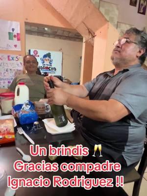 😀😀😄😄 CHAMPANG !! #regalo #obsequios #brindis  #amigos #compadres #reunion 