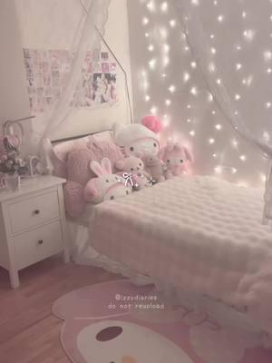 TIKTOK IS BACKK #room #roominspo #aestheticroom #girly #wonyoungism #sanrio 