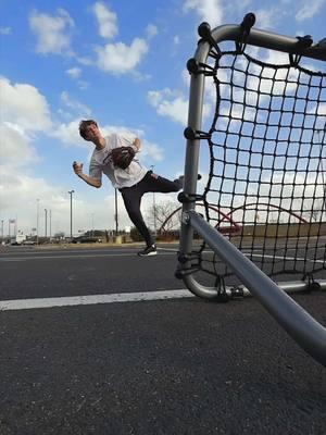 The small Trosky Pro Rebounder is ideal for road trips to get your work in wherever you find yourself.  Good luck at @alabamabsb camp @judah_shirlen  Share your rebounder story with us!   #troskybaseball #bettereveryday #infield #collegerecruiting 