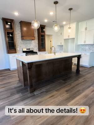 It’s all in the details ✨  The Harper is move-in ready in Bixby! Schedule your visit to see it in person!  #simmonshomestulsa #newconstruction #newconstructionhome #behindthebuild #theloloilook #kitchendesign 