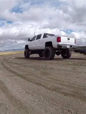 Love the sound of a free breathing LML! #diesel #liftedtrucks #chevy #duramax  #offroad #rollcoal #ford #dodge 