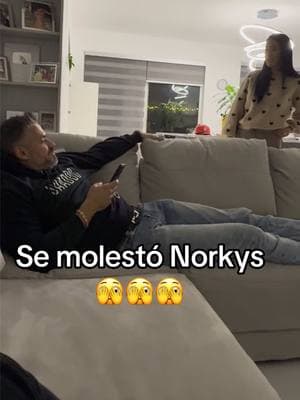 Volvimos señores y #norkys se molestó 😂😂 #casa #hogar #cosas #realidad #parejas