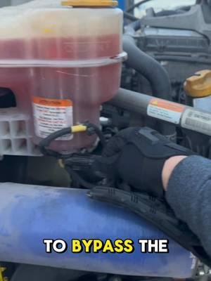 How to bypass low coolant on 2023 freight liner #trucker #truckdriving #trucktok 