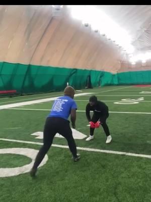 @Jbolt pretty demonstrative??? 🤣#football #mahomes #tiktok #1on1s #deestroying 