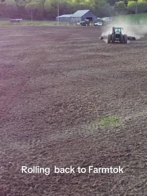 Farmtok is back thank you Mr president. #thekyfarmer #farm365 #farmlife #westernkentucky #kysunset #johndeere #caseih 