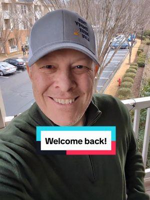 Welcome back my #emptynest friends! So glad to be back here with you. Here's to living your very best #emptynestlife with lots of amazing things to come in 2025. #emptynesting #emptynester #emptynestcoach #myemptynestlife #thisemptynestlife 