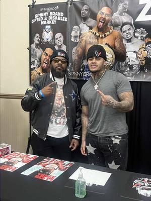 @ZILLA FATU & @Kurt Angle dope as hell @SPINNY BRAND CO. great event  #spinnybrandco #zillafatu #kurtangle #wrestling #WWE #tiktok #fyp #wrestletok #prowrestling #wweraw #dallastx #houstontx #dallastx #femmeslampodcast 