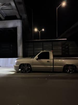 My camera ass but that last edit tho 🔥 #fyp #silverado #droppedtrucks #singlecabs #scrapiando 