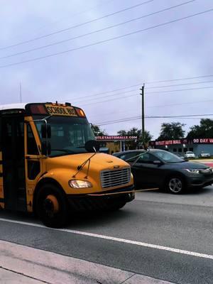 #portsaintlucieflorida #portsaintluciefl #portsaintlucie #policeoftiktok #schoolbussesoftiktok #schoolbusdriversoftiktok #stopforschoolbuses #roadsafety 