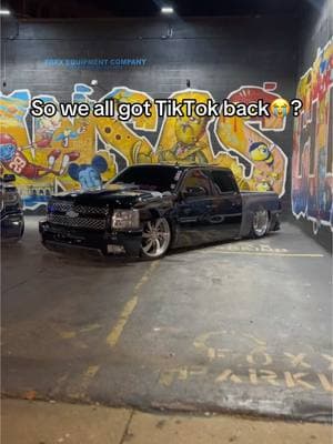 Reveal the damn color to yall already 😭😭 for the ones that know 🤫🤫 #fypツ #xybca #droppedtrucks #htx #cammedtrucks #baggedtrucks #trucksoftiktok #fyppppp #foryou #nnbs #viral #tiktok #fyp 