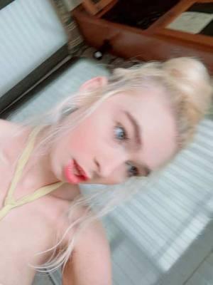 TikTok is back  #blonde #xyzbca #fashion #x #style #trendy #tiktok #tiktokisback #influencer #xuhuongtiktok #foryou #fyp #xyz #xuhuongtiktok #xuhuong #onthisdayviral #onthisdayinhistory #hairinabun 