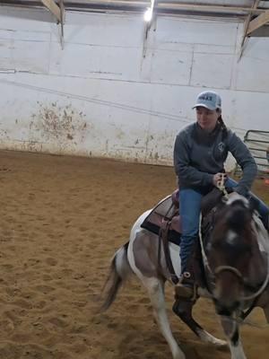 When your mare fence turns the cow instead of staying in position to cut and you get wayyyy left behind lmao ☠️☠️☠️☠️☠️ #outinthewoolywops #downthefence #fenceturn #cowhorse #nrcha #tworein 