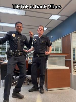 TikTok is back. To celebrate here is a draft of me and my landlord Smitty @Brent Huff #FYP #TheRookie #TikTokBack 