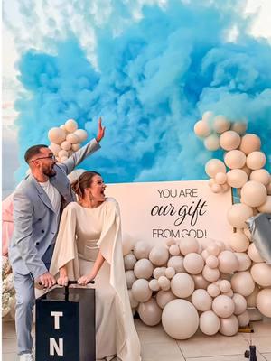 This amazing reveal was done in Miami’s tallest building.💙✨🏙️ #genderreveal #genderrevealmiami #genderrevealparty #genderrevealideas #genderrevealworld #heorshe #girlorboy #charevelacaoideias #revelaciondesexo #charevelacaoideias 