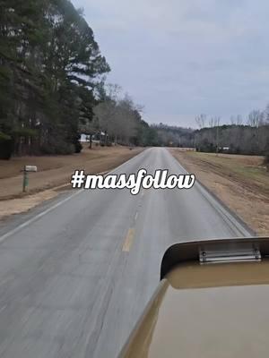 We makin friends today baby! #mass follow #trumptok #welcomeback #hoodgang #brothersofthehighway #truckertok #rowemachinery #fyp #longwhiteline #country 