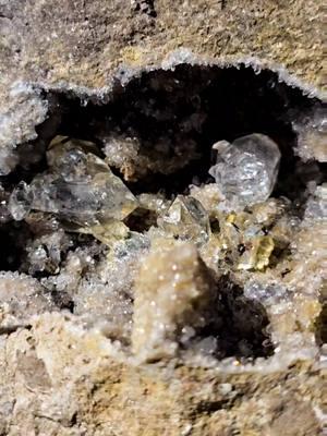 Simply AMAZING HERKIMER Diamonds 💎 in Matrix . . . #reels #reelsfb #thefinders #instagram  #crystals #Herkimerdiamonds #herkimer2025 #rocks #thefinders #crystalhunt #fyp #awesome  #rockhound #thefinders #amazing #beautiful #geology #newyork #foryou  #entertainment  #entertaining #foryoupage #quartz #crystalhunt #gem #discoveringminerals 