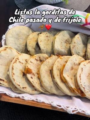 Gorditas de chile pasado con queso y de frijoles al estilo Durango #durango#santiagopapasquiaro #rancho #gorditas