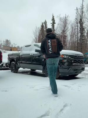 Got a bit of snow today in Alaska! #fyp #snow #greeneyes #smalltownboy #cowgirlsandoutlaws 