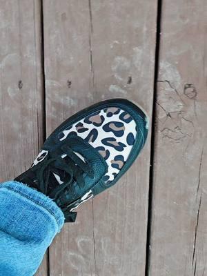 Low cost eye catching leppard print ... #TikTokShop #tiktokshopfinds #shop #lowcost #Love #shoeshopping 