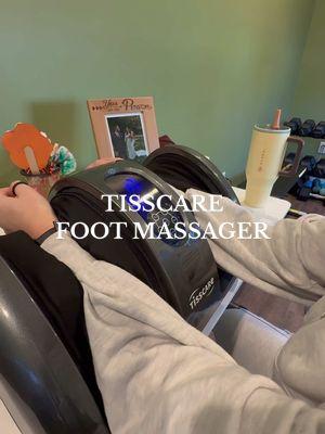 We LOVE a good foot rub 👏🏻👏🏻👏🏻 #footmassager #tisscare #footmassage #footpain #massager #feetforyou 