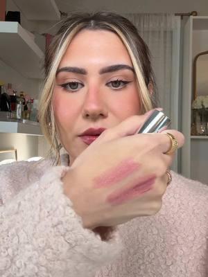 Los bálsamos más cómodos y pigmentados que he probado además por menos de 10$ 🤞🏼✨ @revlon super lustrous lipstick  #revlonsuperlustrous #revlonlipstick #maquillajenuevo #maquillajeviral 