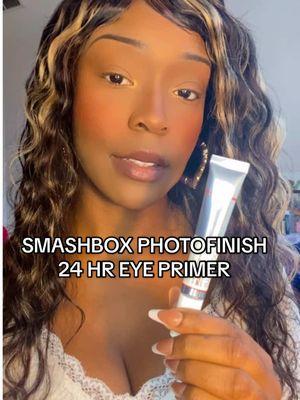 I was shocked when I used my old eyeshadow palette and the color payoff was that good. 😳 The @Smashbox Cosmetics 24 hour eye primer is giving exactly what it’s supposed to give. #MakeupTutorials #smashbox #explore#primer #smashboxcosmetics #smashboxphotofinish  #eyeshadowprimer#makeup #eyeshadow #makeuptransformation 