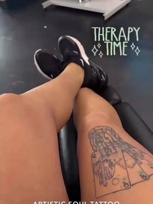 Therapy 🖤 #fyp #legpiece #foryoupage #tattedgirls #westernlegsleeve #tattootiktok #tattootherapyisthebest #fypシ #mytattooartistisbetterthanyours  @tattoospaz1986 