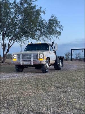 Just an old Ranch Truck……….. #streethogginclassics #squarebody #dually #c10nation #bigblock #c10lifestyle #squarebodychevy 