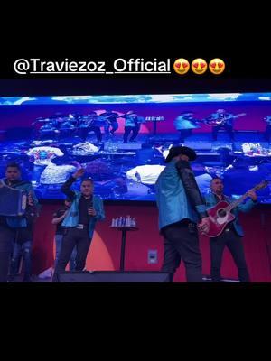 traviezoz_delazierra me pego la gana y nos fuimos a ver a mi compa Chente de los @Traviezoz_Official #ojitostristes 