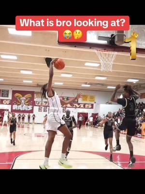 🤣🤣🤣 (via @Akeem) #basketball #confused #highschoolbasketball #athlete #confused #highschoolsports 