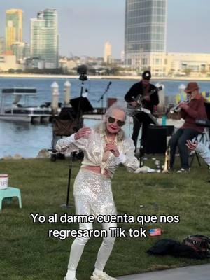 Regresamos a tik tok!! 🇺🇸😅 arriba #donaldtrump 😂 #tiktokback #tiktoker #tiktokers #memestiktok #sd #sandiego #coronado #fyp #betochavarin #talpalove❤️ 