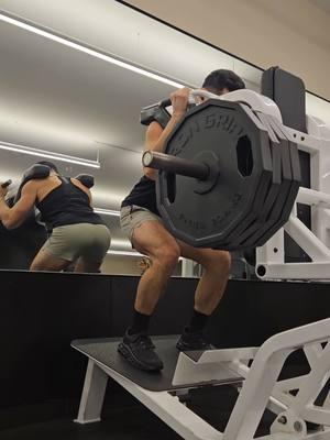 Legs Exercise  . Personal Trainer  . Miami - Florida  . #Legs #legsworkout #legsexercise #quadriceps #cuadriceps #gluteus #hamstrings #femorales #personaltraining #personaltrainer #miami #florida 