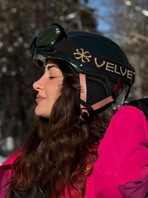 Shredding the mountain in style with our Velvet “Flurry” goggles ❄️⛷️ Don’t miss out—use code SNOW25 for 25% off.  Shop NOW -TIKTOK Shop or link in bio.  🕶️✨ #VelvetEyewear #FlurryGoggles #SkiStyle #SwissAlps #SnowSeason #WinterFashion #SkiLife #AlpineAdventure 