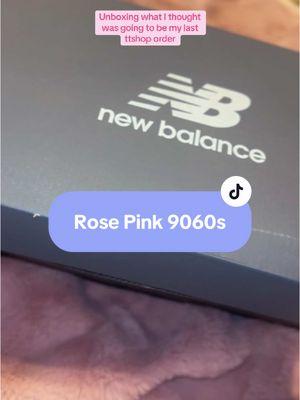 The Rose 9060 NewBalance sneakers are everythingggggg! #girlysneakers #girly #girlyshoes #9060newbalance  #9060 #shoes #newballance 