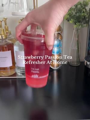 Strawberry passion tea refresher🍓✨ follow me for more refresher and coffee videos🫶🏻🤭 #strawberrypassiontea #passiontea #passiontealemonadestarbucks #lemonaderefresher #refreshersathome #greentearefresher #starbucksrefreshers #starbucksrefresherathome 