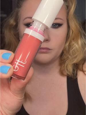 ✨a subtle pop of pink✨ if you’re looking for something super pigmented then this isn’t the blush for you, but if you want buildable I believe it has potential #elfcamoblush #elfcosmetics @elfcosmetics  #muasupportsmua #haleyjean #makeuptoks 