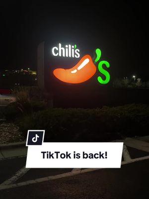 I mean it’s only right I share my first video back at @Chili’s Grill & Bar video because when it got banned your girl was at chilis 🤣🤣 3 for me! Margs (ik ik I only lasted 18 days of dry January) triple dipper is my signature dish at this point, & chips salsa 🤷‍♀️🤪 welcome back TikTok!! #ChilisPartner #chilis3forme #chilisorder #welcomebacktiktok #chilis #welcomeback #ComproDoPequeno 