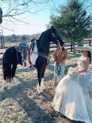 #elcharroylamayrita #quinceañera #elcharrito #elcharro #elcharroylamayritaranch #misquince #vestido #ramo #Texas #vestidos #maquillaje #vestidodequinceañera #ramo #senior #graduation #vestidodequinceañera #sweetsixteen