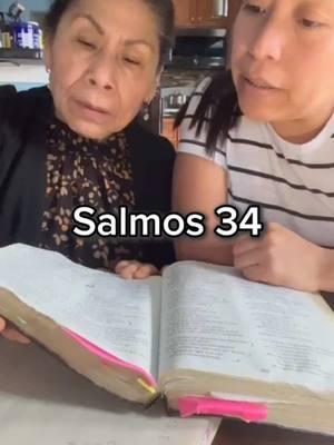 Lectura de la semana. Salmos 34. Espero y puedan darse la oportunidad de leerlo 🙏🏻 bendiciones. #salmos34 #biblia #Dios #confiarenDios #God #oracionespoderosas 