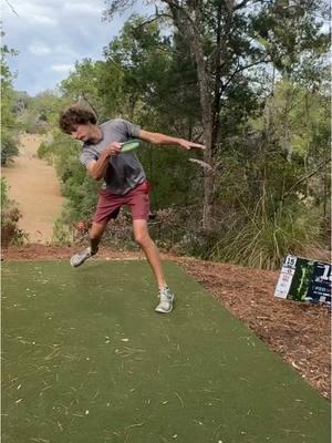 Calvin drops bombs.  #discgolf #vinny #calvin #fyp #massfollowing #floridaman #florida 