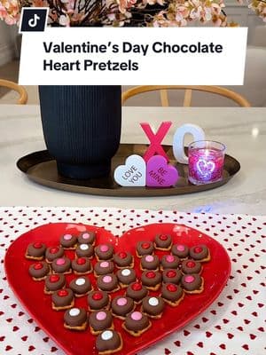 Valentine’s Day Chocolate Heart Pretzels 🍫💖⁣ #valentinesdayrecipe #valentinesdaydessert #valentinesdaytreats #valentinesdaygift #valentinesdaydiy