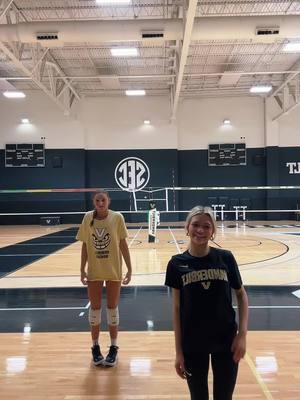 TikTok is back babyyyyy🥳🥳🥳😋😋😋 @katiberez #volleyball #d1 #vanderbilt #vanderbiltvolleyball #sec #volleyballgirls #d1volleyball 