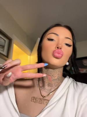 LIVE RN ON BIGO!!💖 ~> @mjfresh <~ come hangout and comment if ur from TikTok so I can follow you back !!!💖💖💖💖 #bigo #newmoneyagency 