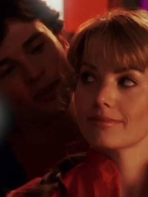 they had chemistry from the moment season 4 started. TOM AND ERICA SAID SO THEMSELVES #smallville #clois #loislane #ericadurance #clarkkent #tomwelling  