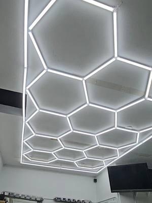 asi me quedo el despues y antes ,  estas Hexagon luces instaladas  #fyp #paratupagina #foryourpage #remodel #jimmysdiy #hexagonlights #barbershop 